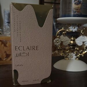 Lattafa Eclaire Perfume